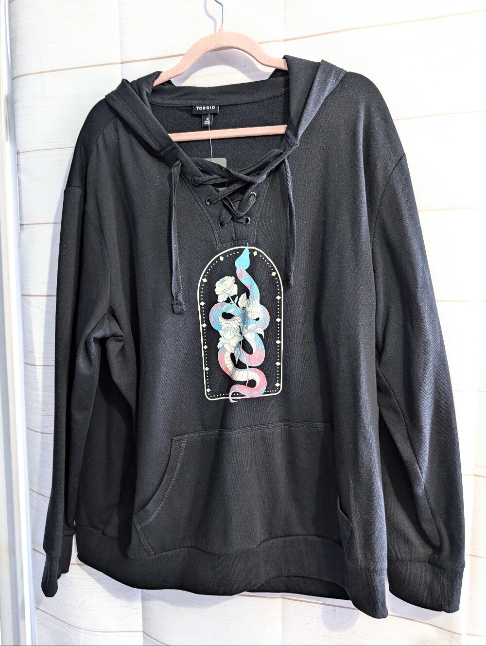 Torrid Black V-Neck Lace-Up Hoodie with Pastel Snake Graphic Size 2X